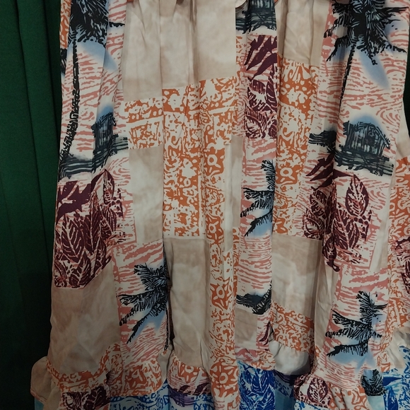 WOMEN'S SLEEVELESS V-NECK SMOCK FLORAL MAXI DRESS - Picture 11 of 12